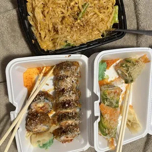70. Hawaiian Crunch Roll 76. Paradise Dragon Roll N7. Pad Thai Curry