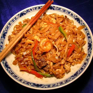 ramen and noodles, noodle dish, noodles, noodle soup, food, ramen