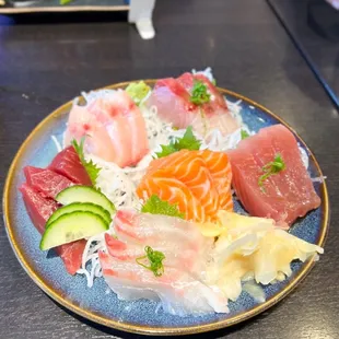 Deluxe Sashimi Combo