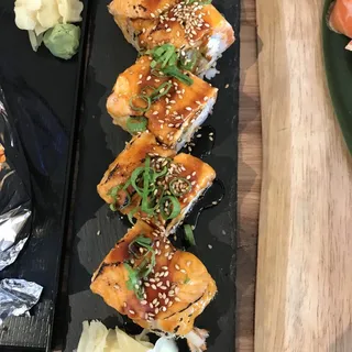 Seared salmon Roll