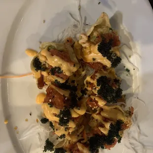Spicy tuna and crab nachos