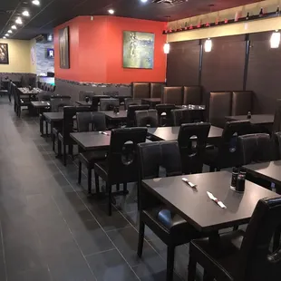 Beautiful dine in room