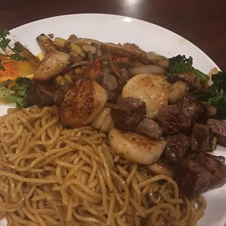 E16. Hibachi Steak & Scallop