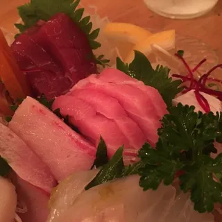 Bear Style Garlic Sashimi Yellowtail