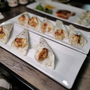 Baked crab hand roll