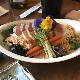 Screaming O Salad Signature Plate