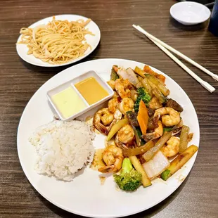 Hibachi shrimp and chicken noodles