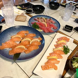 Salmon (Sake) Sushi 2 pcs