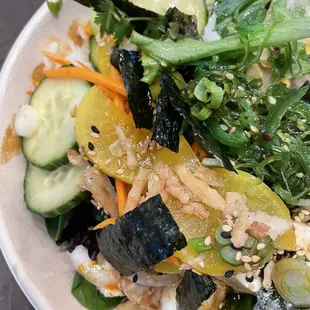 Excellent restaurant! The staff is so friendly and the food is fresh and delicious. I ordered the vegan bowl and ate every bite!