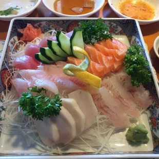 Medium sashimi. Pricy, ($34.99) but fresh and delicious!