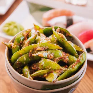 a bowl of green beans