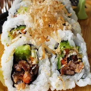 Salmon skin roll