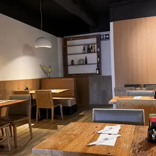 sushi and sashimi, interior