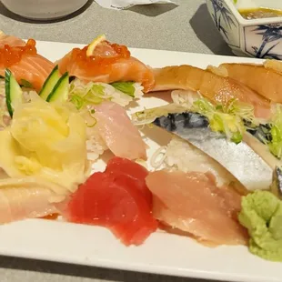 sushi, sashimi, sushi and sashimi, food