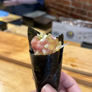 Hand roll