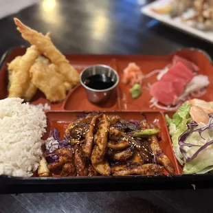 Dinner Deluxe Bento