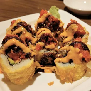 Volcano Roll $15