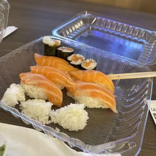 Salmon Toro, Salmon Roll
