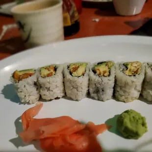 Avocado peanut roll was a good mix up to my usual California roll.