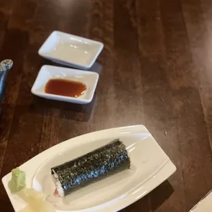 Spicy tuna hand roll