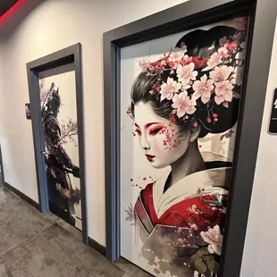 Stunning artwork on the bathroom doors!!