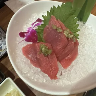 BLUEFIN TUNA SASHIMI