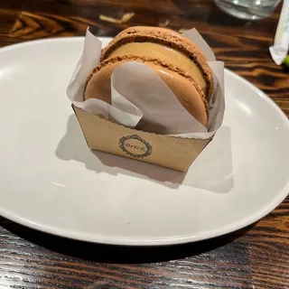 MACAROON ICE CREAM / COFFEE
