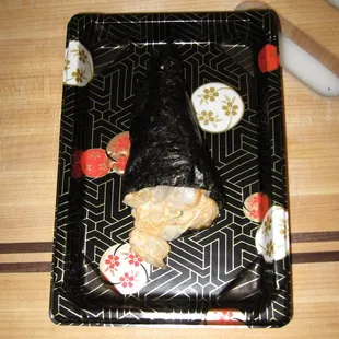 Handroll with scallop