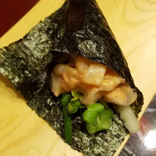 Spicy scallop Hand roll
