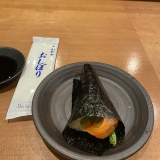 Salmon Hand Roll