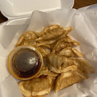 Gyoza (Japanese Pot Sticker Dumplings) (5pc)
