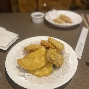 Tempura veggies. Served hot and crispy. Love love love!