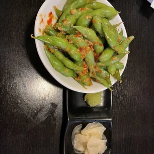 Spicy garlic edamame