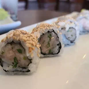 Yellowtail Scallion Cut Roll