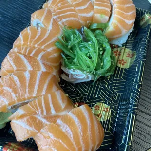Salmon roll
