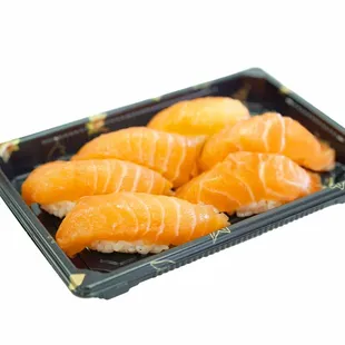 Salmon nigiri $8