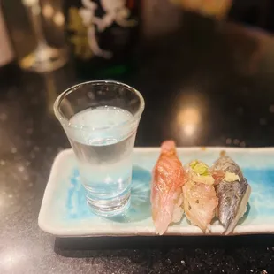 Nigiris with sake