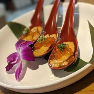Uni Spoon | @sushitraveler
