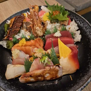 Deluxe chirashi bowl