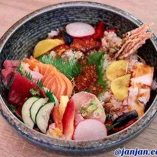 Royal Chirashi Sushi