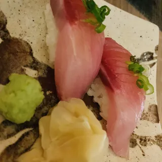 Hamachi Nigiri