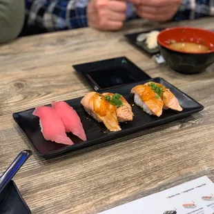 Tuna nigiri, seared salmon nigiri