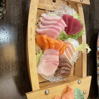 Sashimi Deluxe Combination