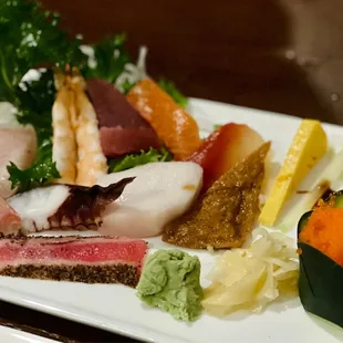 Assorted sashimi