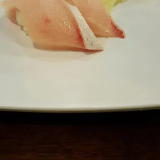 Hamachi Nigiri