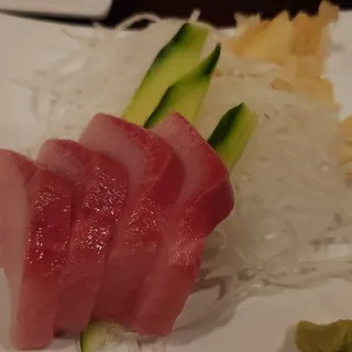 Hamachi Sashimi