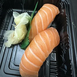 Salmon sushi
