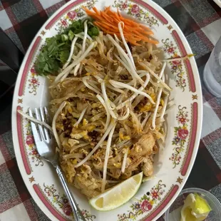 Bland non traditional pad Thai