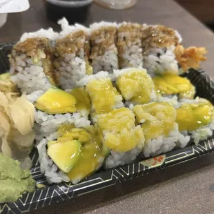 Mango sushi