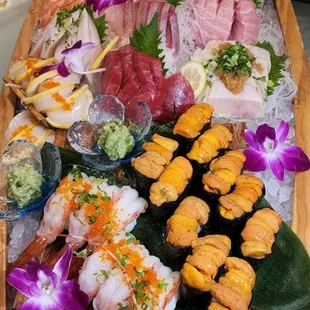 5 orders of Uni Nigris, 30 pcs sashimi by chef, 5 pcs of Amebi